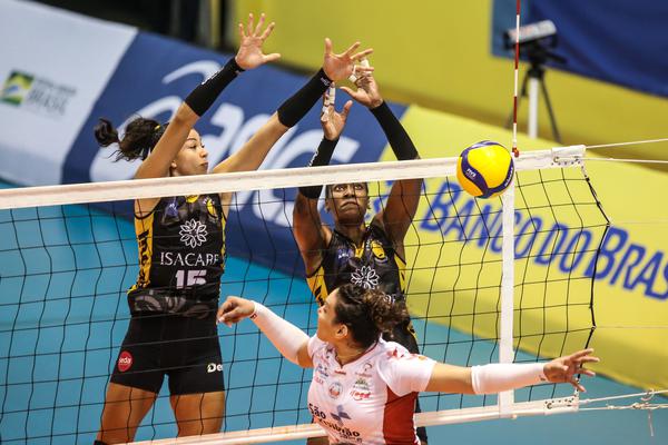 Dentil/Praia Clube e Itambé/Minas estão na final da Superliga feminina