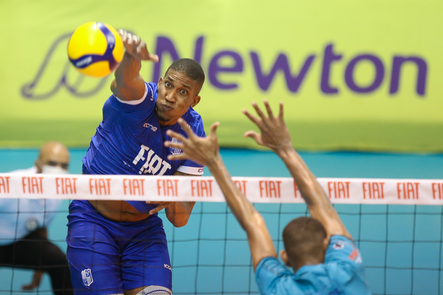 Minas Tênis Clube e EMS Taubaté Funvic abrem playoff com vitória