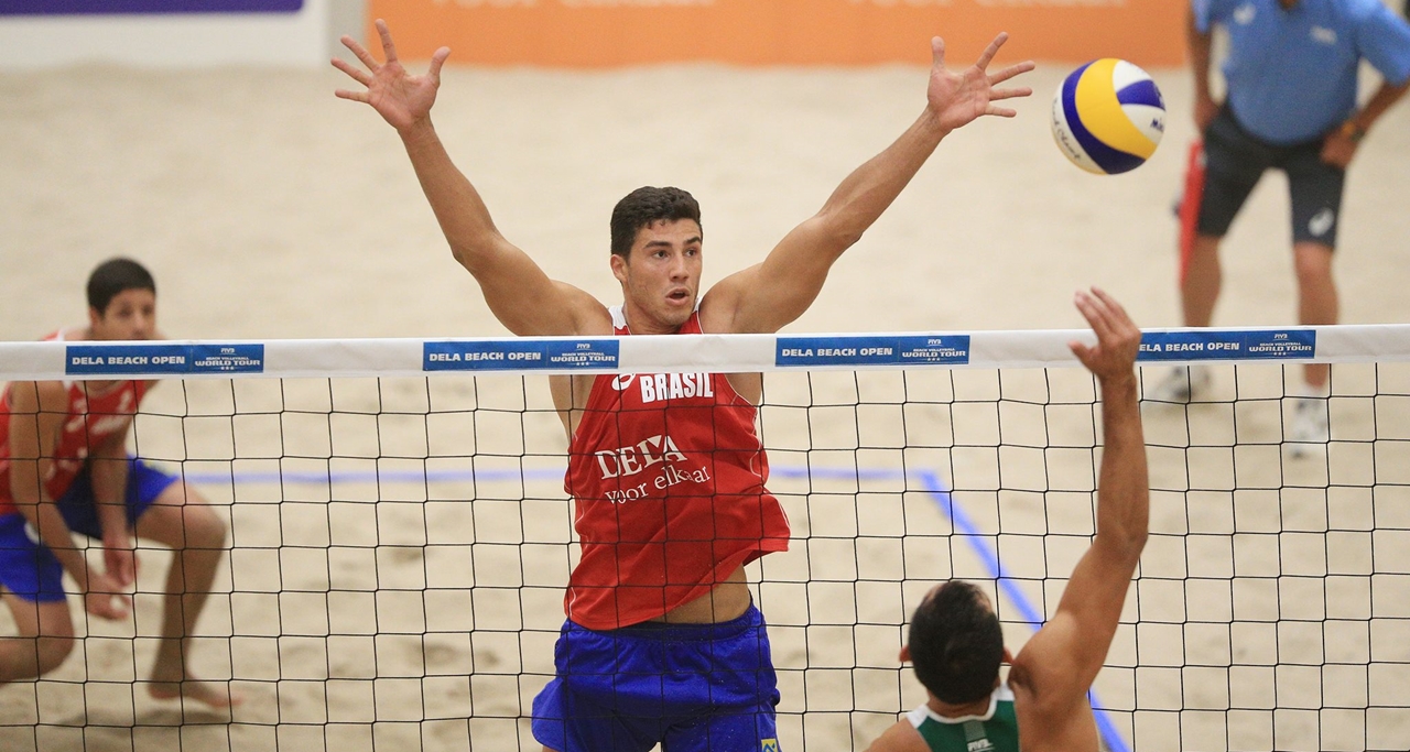 Saymon vence etapa do Challenger de vôlei de praia e segue líder