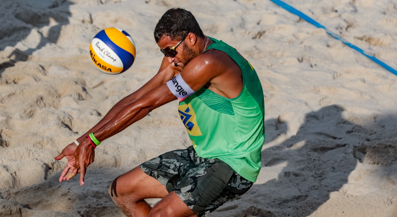 Arthur Mariano participará da etapa do Circuito Mundial de Vôlei de Praia