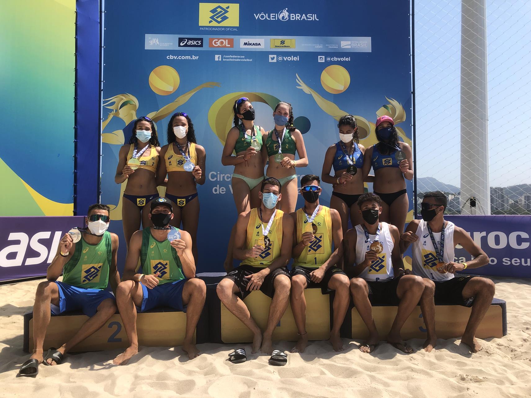 Nina/Carol e Mateus/Gabriel vencem a primeira etapa da temporada 2021