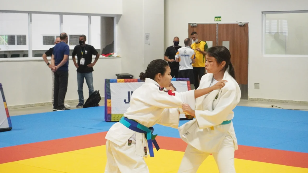 Bolsista representam o Brasil no maior evento escolar do mundo