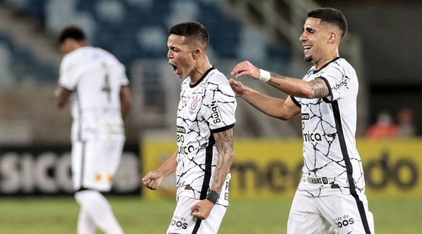 Corinthians supera Boca nos pênaltis e segue vivo na Libertadores