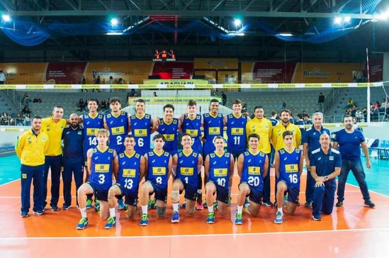 Seleção masculina sub-19 chega para disputa do Sul-Americano de Vôlei