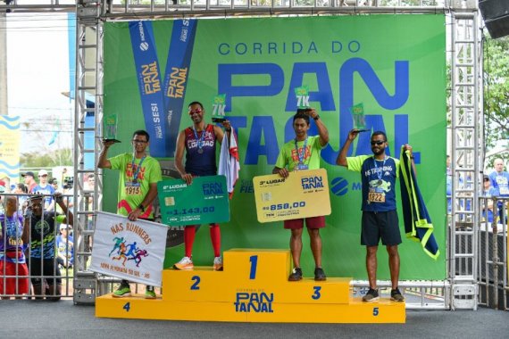 Atletas olímpicos e amadores estão entre os campeões da corrida de 7km