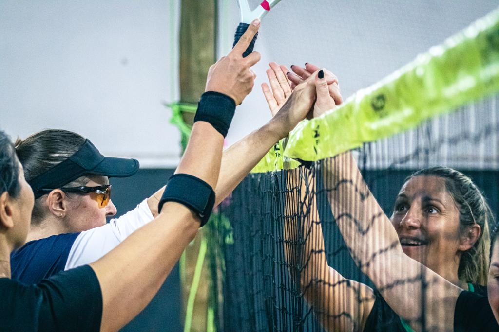 Torneio Solidário de Beach Tennis vai reunir Mulheres no fim de semana