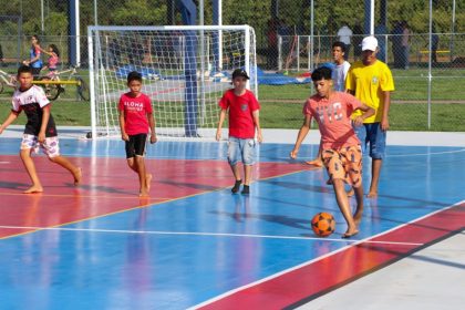 Três Lagoas entrega novos espaços esportivos nos bairros Orestinho