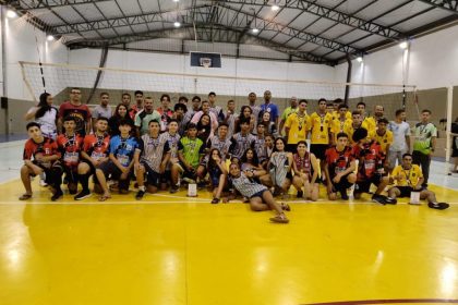 Equipes sub-17 da TL são campeãs da Liga Integração de Voleibol