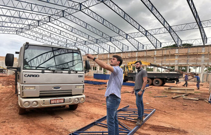Ginásio de Itaquiraí vai ganhando nova forma para atender os desportistas