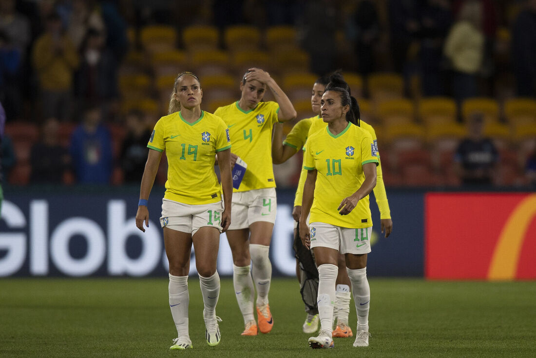 Brasil fica no 0 a 0 contra Jamaica e dá adeus à Copa