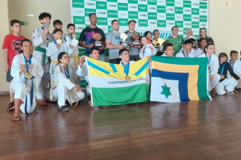 Taekwondo de Chapadão do Sul se destaca nos Jogos Escolares