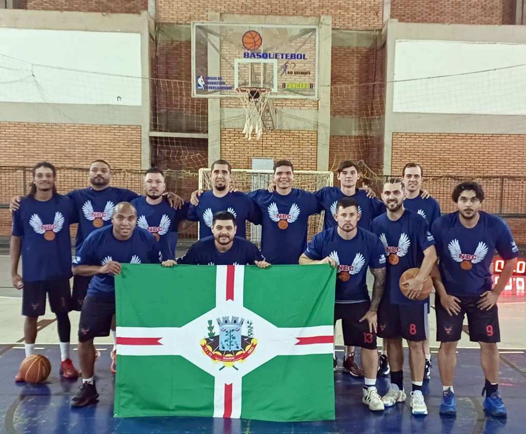 Basquete masculino adulto de Naviraí fica em 3° lugar no Campeonato