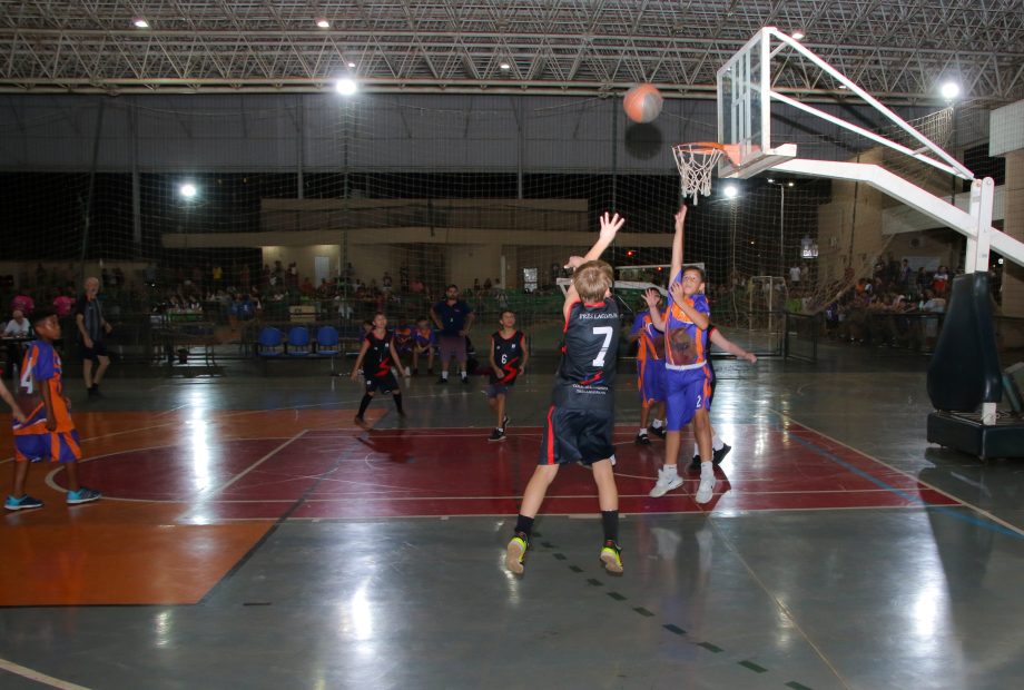 JETs sub-16 inicou com cerca de 650 estudantes de Três Lagoas
