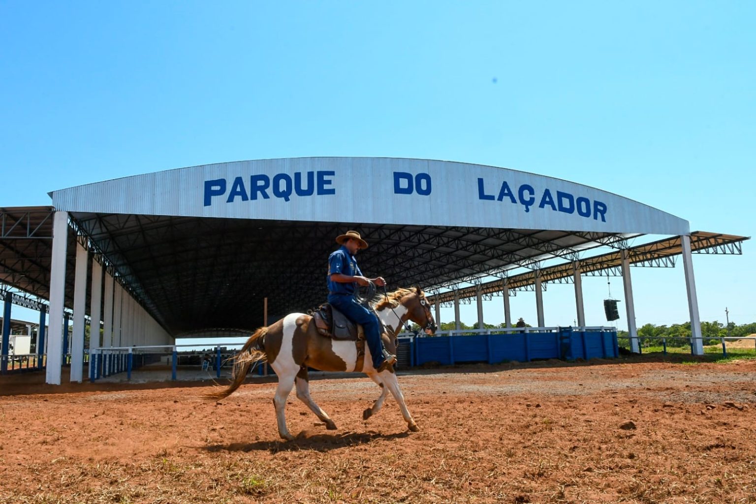 Governo de MS entregou pista coberta no Parque do Laçador