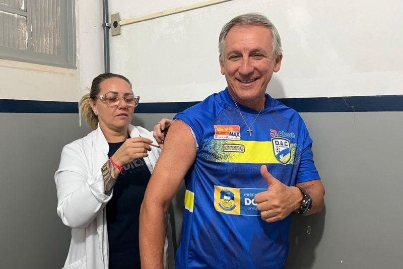 Comissão Técnica do Dourados AC se vacina contra dengue