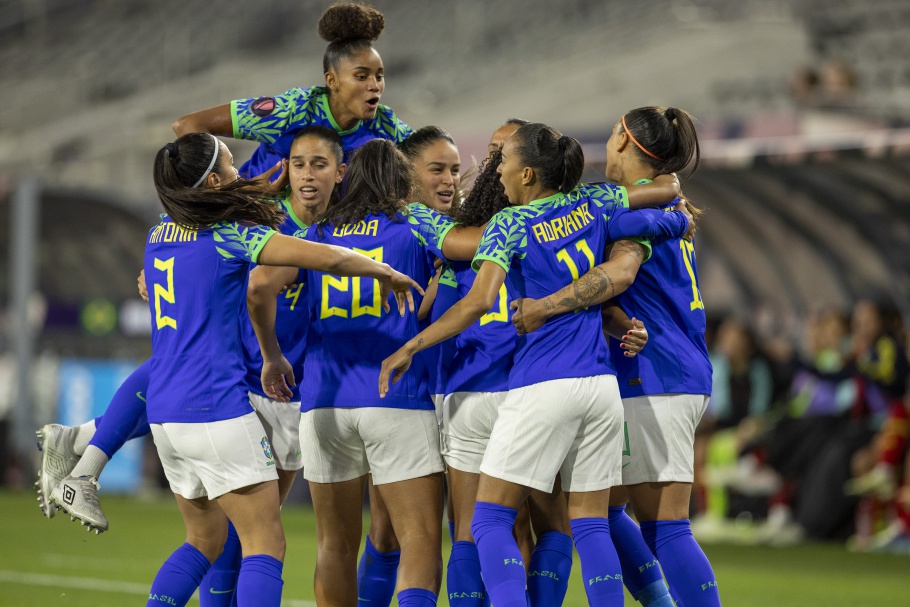 Seleção Brasileira enfrenta Panamá pela Copa Ouro