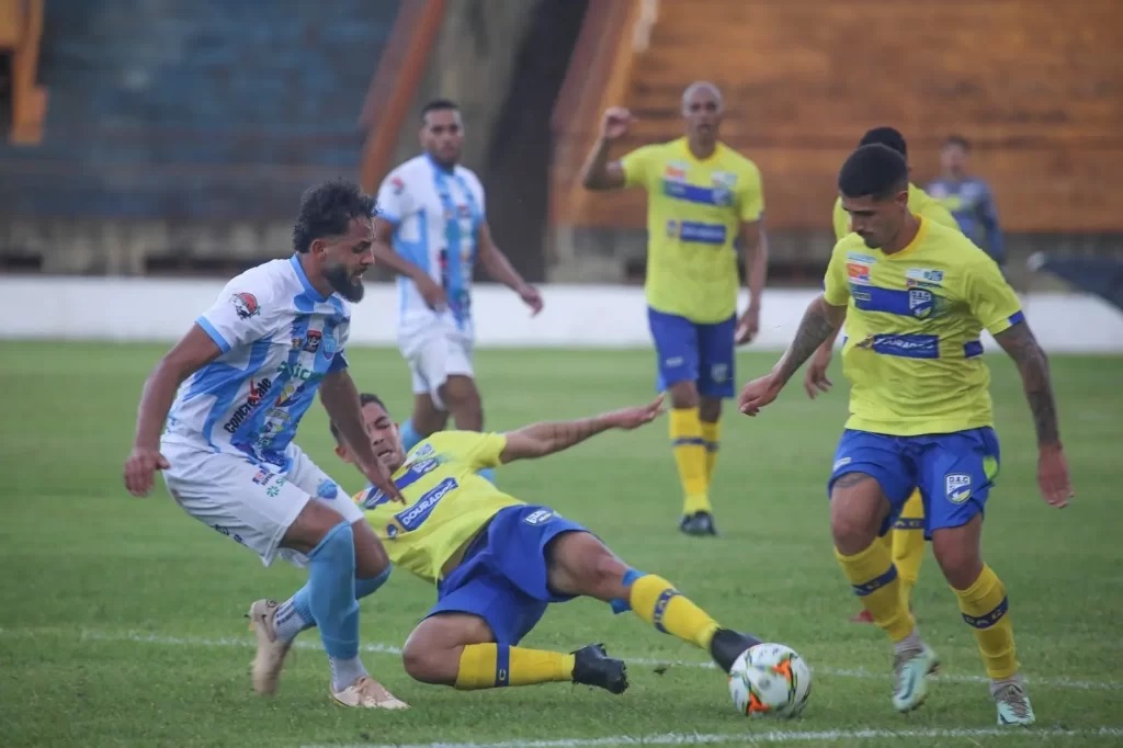 Dourados AC vence Ivinhema e ratifica liderança do Grupo B