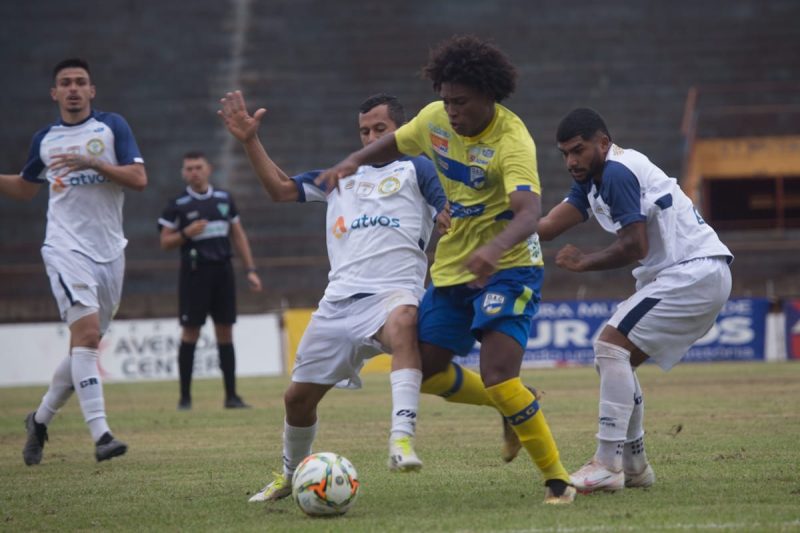 Léo Lopes brilha nos pênaltis e DAC está nas semifinais do Estadual