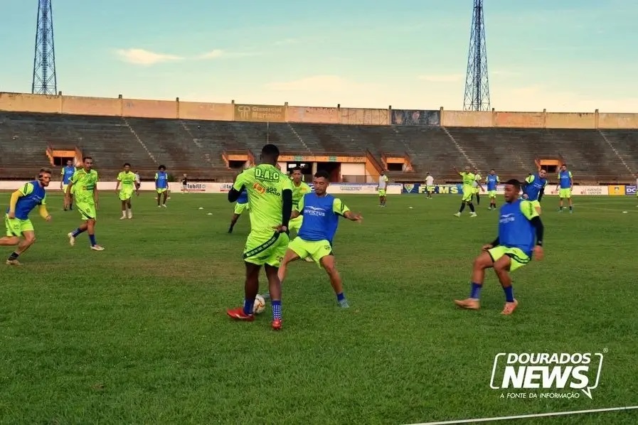DAC mantém preparação e Rogério aguarda por Abdala para jogos finais