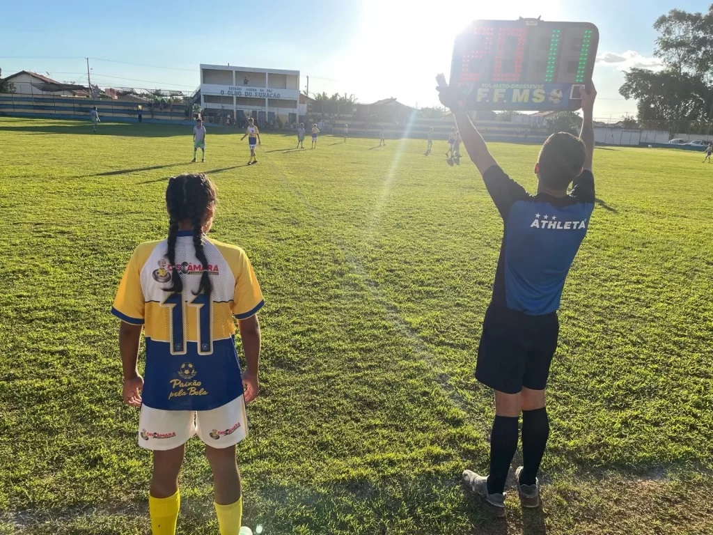 Ana Vitória é a primeira menina em campo no Campeonato Sub-13
