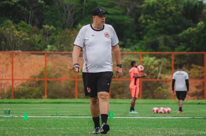 Costa Rica anuncia contratação do treinador Alan George