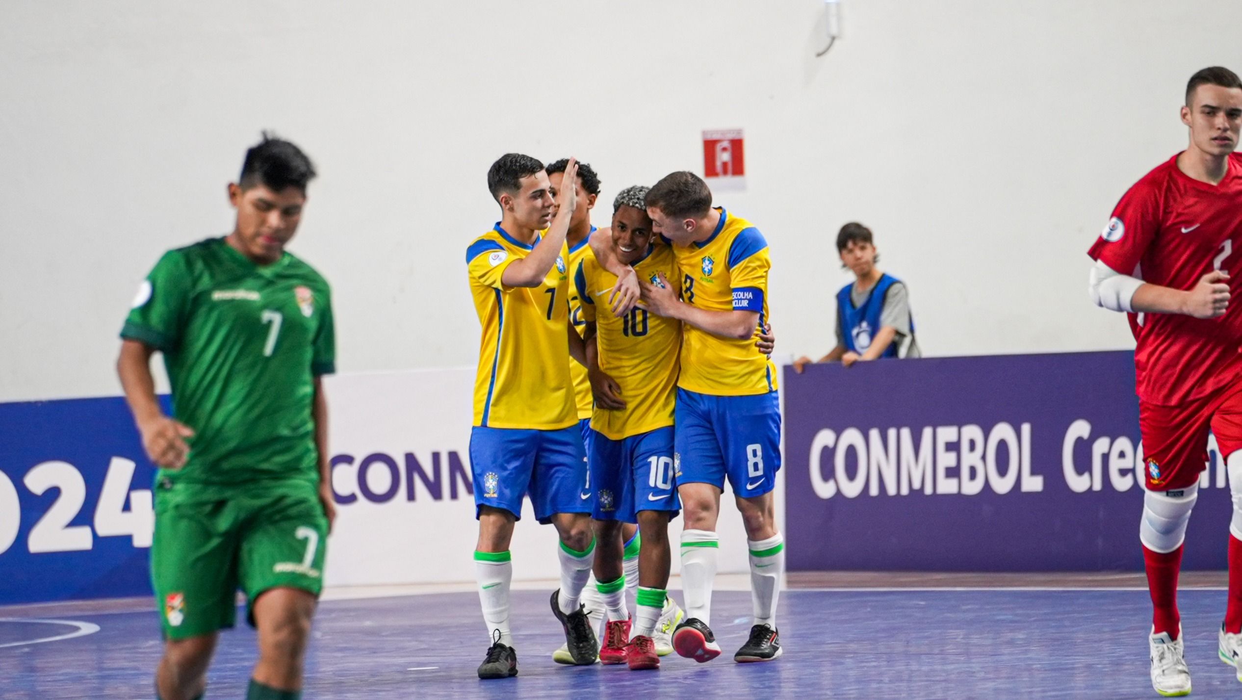 Seleção Sub-17 garante classificação antecipada no Sul-Americano de Futsal