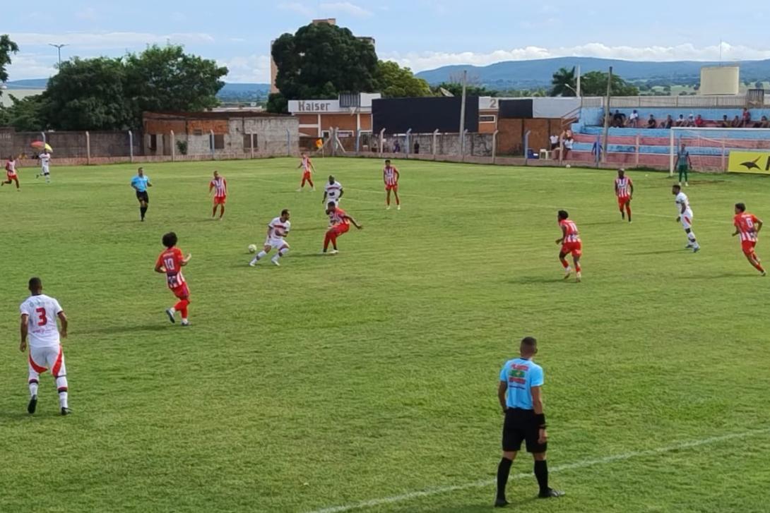 Coxim vence a primeira e interrompe reação do Águia Negra 	