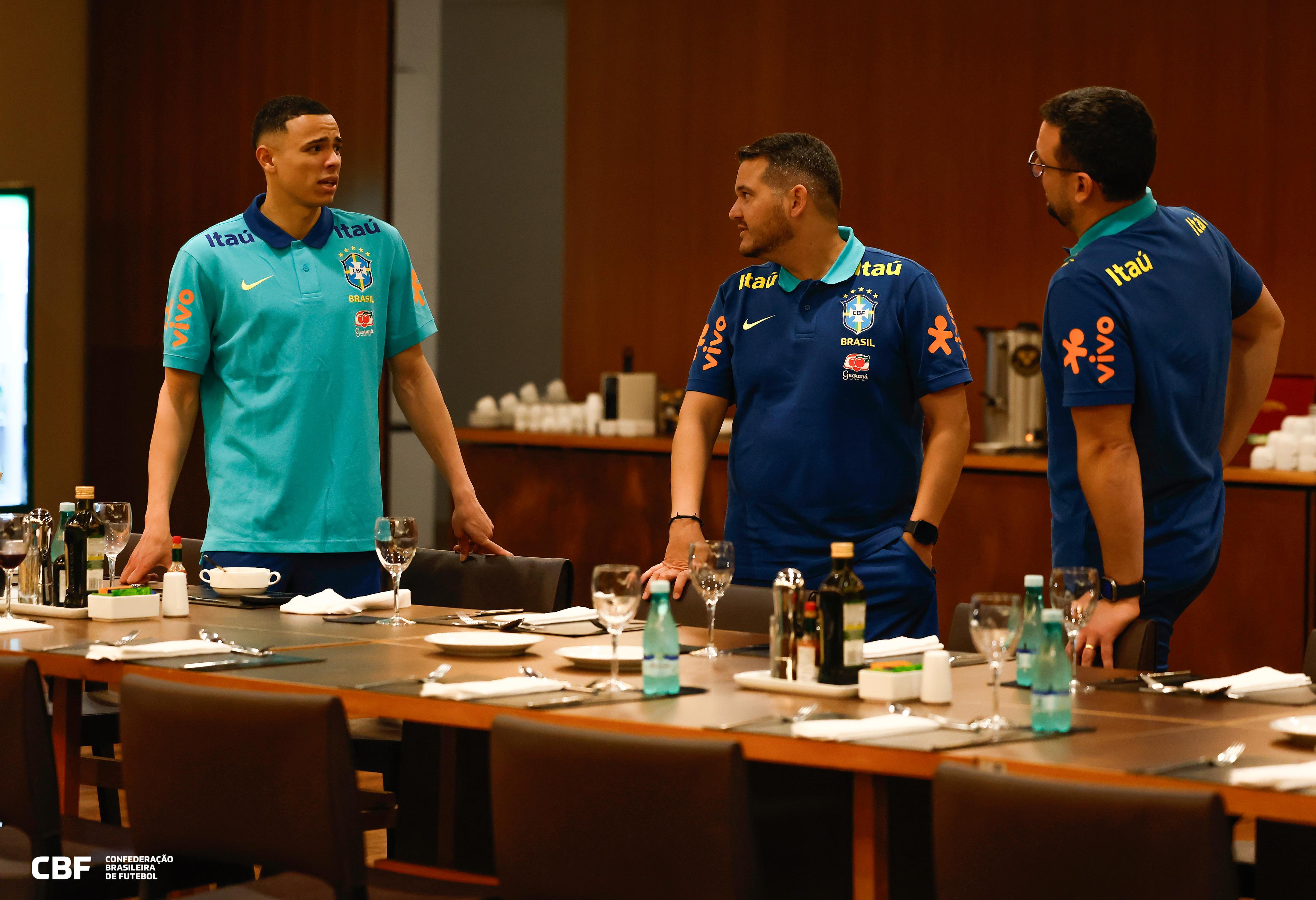 Seleção começa a se apresentar para jogos contra Colômbia e Argentina
