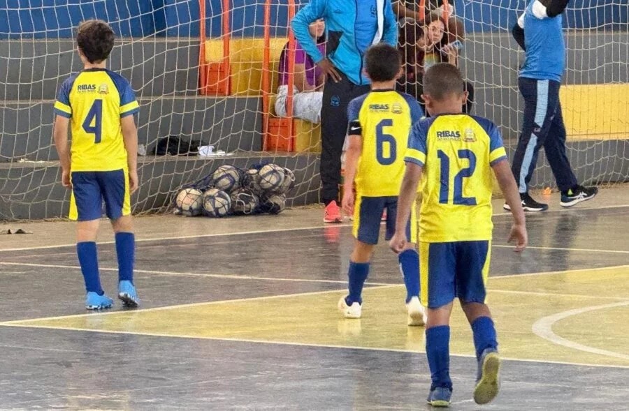 Escolinhas Esportivas Municipais retorna...