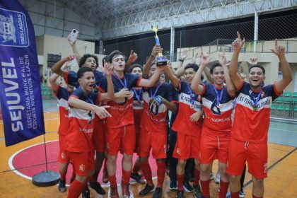 Fernando Corrêa conquista o título do fu...