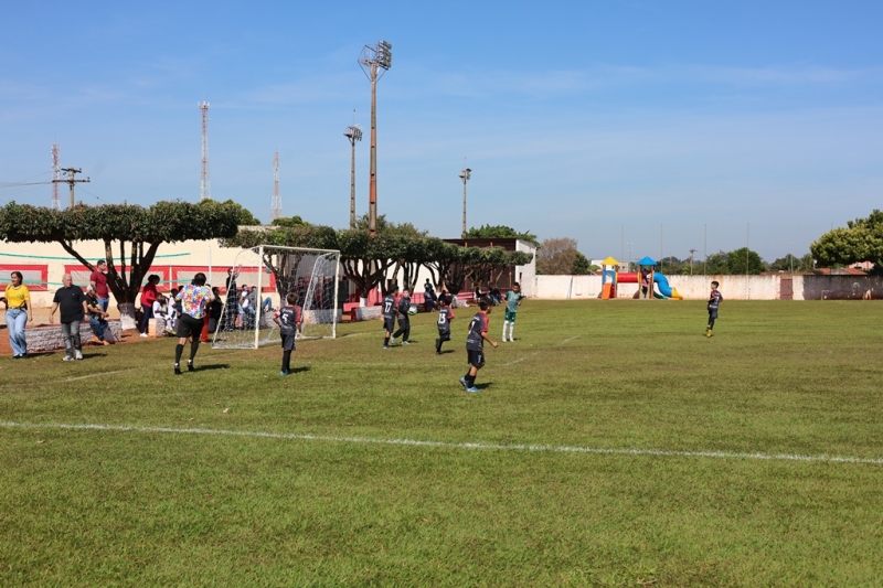 Festival de Futebol Amador Sub-9 reúne j...