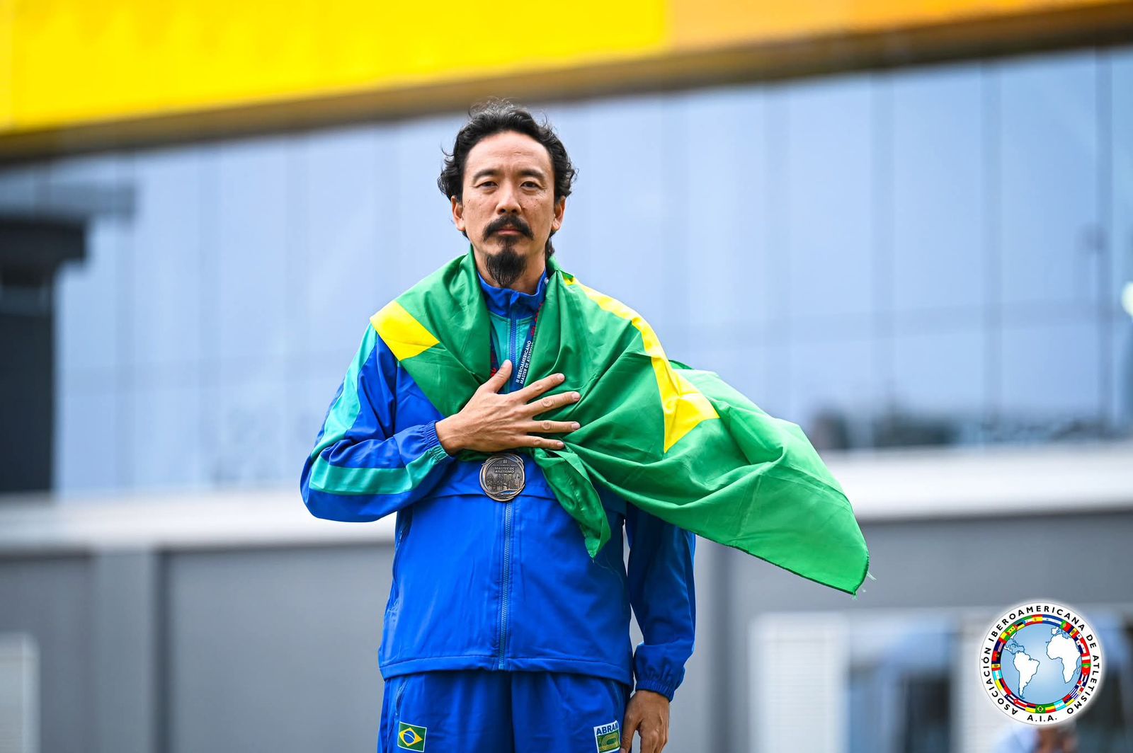 Com auxílio-atleta, campograndense conqu...